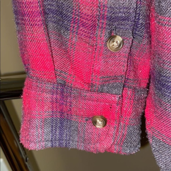 Black and red soft flannel - Picture 4 of 6